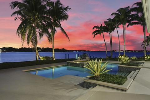 151 Point Cir, Tequesta, FL 33469