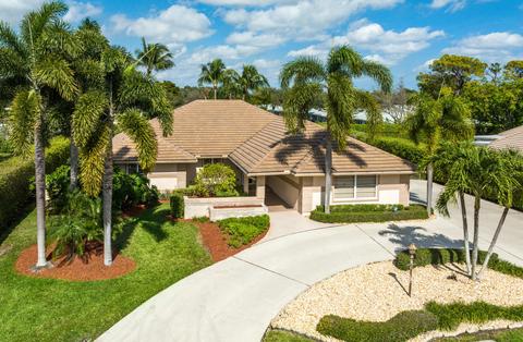 4295 St Andrews Dr, Boynton Beach, FL 33436