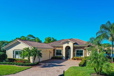 3034 NW Stoney Creek Ave, Jensen Beach, FL 34957