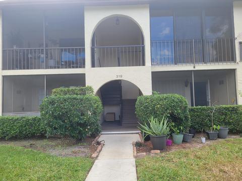 319 Knotty Pine Cir #C-1, Greenacres, FL 33463