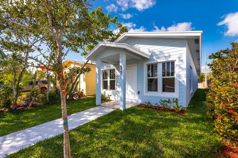 313 S E St, Lake Worth, FL 33460