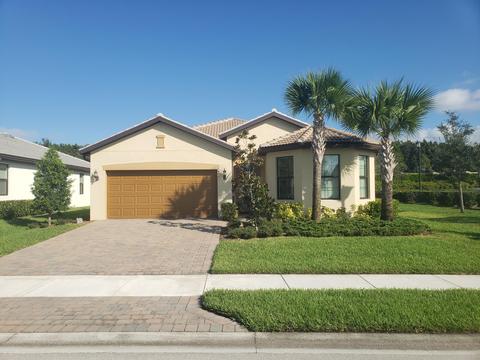 441 SE Bancroft Ct, Port Saint Lucie, FL 34984