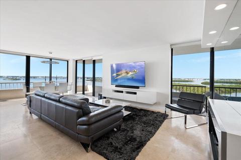 5550 N Ocean Dr #10D, Singer Island, FL 33404