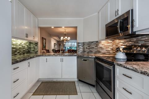 7473 Glendevon Ln #403, Delray Beach, FL 33446