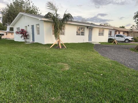 961 SE 2nd St, Belle Glade, FL 33430