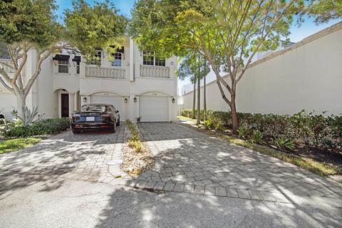 1940 NE 32nd St, Lighthouse Point, FL 33064