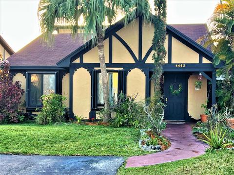 4442 NW 92 Way, Sunrise, FL 33351