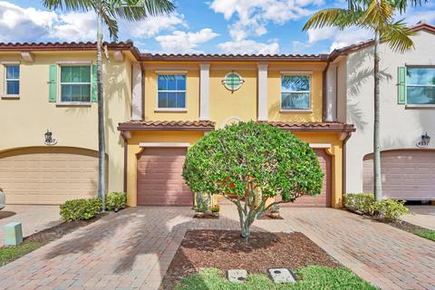 4529 Mediterranean Cir, Palm Beach Gardens, FL 33418