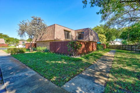 2524 SW 15th St, Deerfield Beach, FL 33442