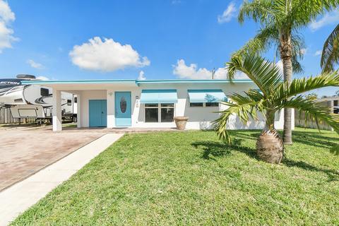 923 Garnett St, Lantana, FL 33462