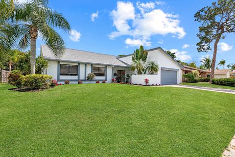 202 Dove Cir, Royal Palm Beach, FL 33411