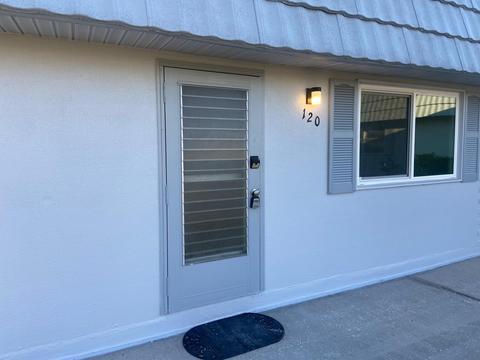 202 Bedford Trl #120, Sun City Center, FL 33573