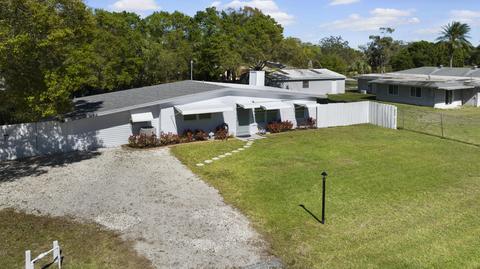 8006 Roberts Rd, Fort Pierce, FL 34951
