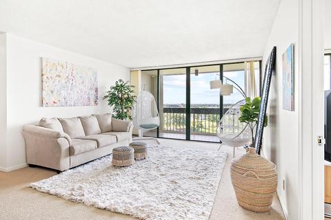 2000 Presidential Way #902, West Palm Beach, FL 33401