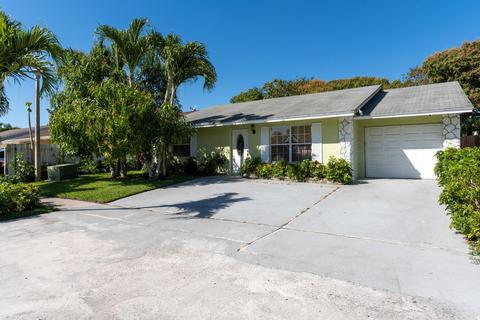 6077 E Wauconday Way E, Lake Worth, FL 33463