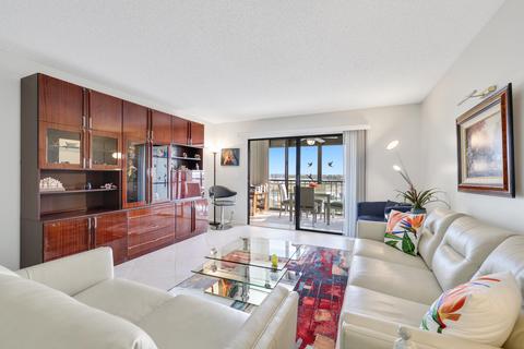 7260 Kinghurst Dr #805, Delray Beach, FL 33446