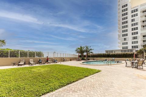 1180 S Ocean Blvd #8B, Boca Raton, FL 33432