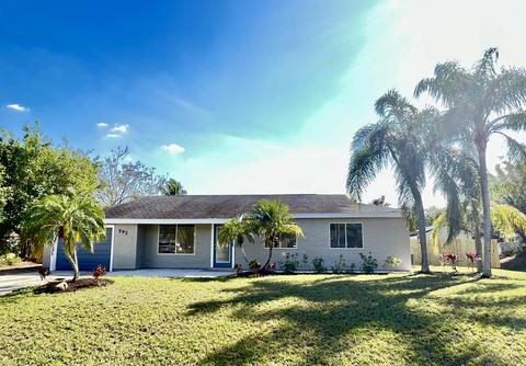 592 SE Whitmore Dr, Port Saint Lucie, FL 34984