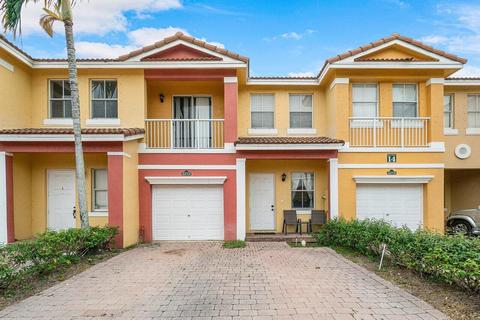 2313 Shoma Ln, Royal Palm Beach, FL 33414