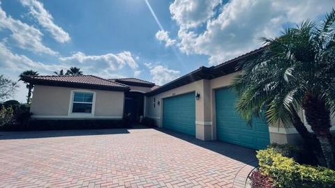 12191 SW Oakwater Ct, Port Saint Lucie, FL 34987