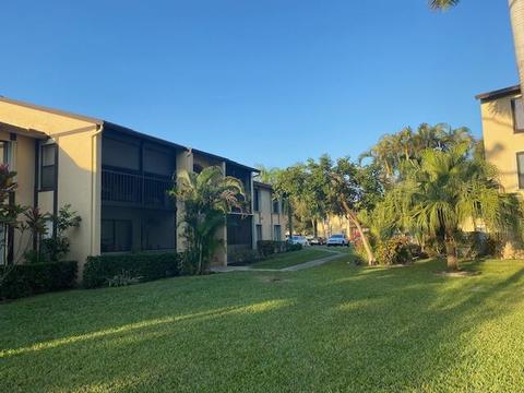 820 Sky Pine Way #E1, Greenacres, FL 33415
