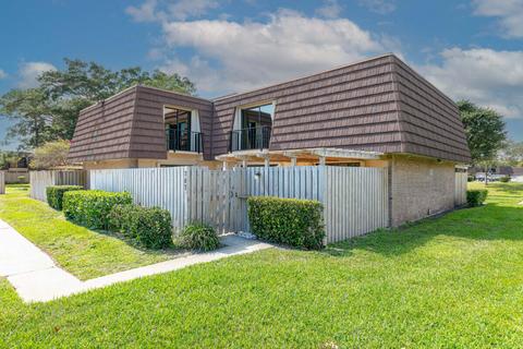 707 7th Ln, Palm Beach Gardens, FL 33418