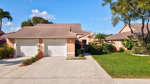 5667 Royal Lake Cir, Boynton Beach, FL 33437