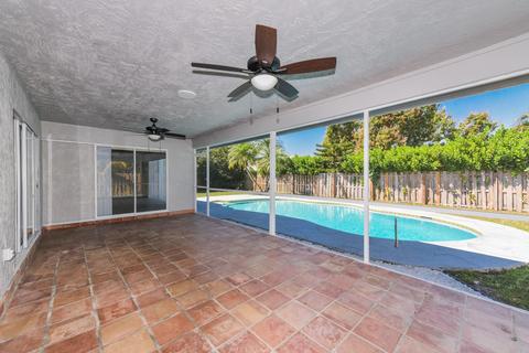 1739 Brae Burn Pl, Wellington, FL 33414