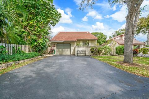2105 NW 16th St, Delray Beach, FL 33445