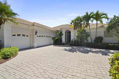 8944 Lakes Blvd, West Palm Beach, FL 33412