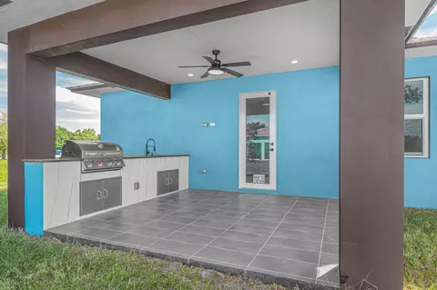 352 Melton Dr, Fort Pierce, FL 34982