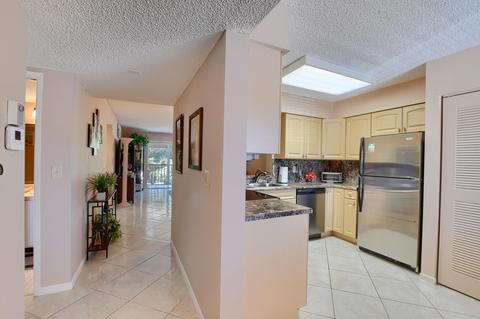7301 Amberly Ln #303, Delray Beach, FL 33446