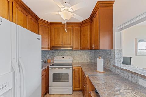 82 Salisbury D, West Palm Beach, FL 33417