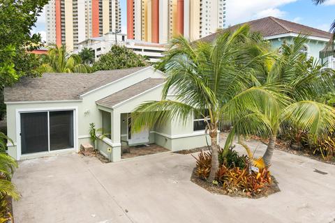 320 E 25th St, Riviera Beach, FL 33404