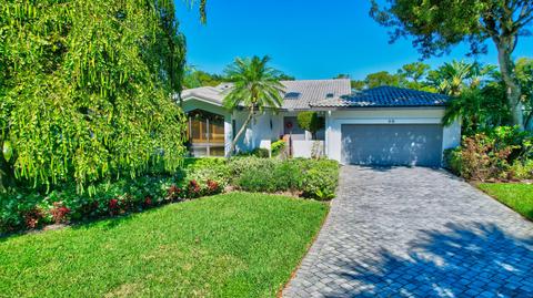 68 Northwoods Cir, Boynton Beach, FL 33436