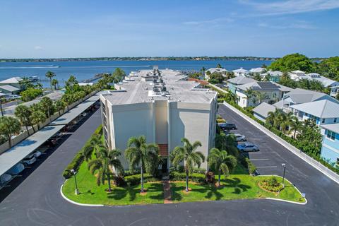 150 SE Four Winds Dr #102, Stuart, FL 34996 photo 1