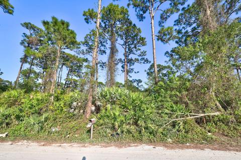 1270 10th Sw Ct, Vero Beach, FL 32962