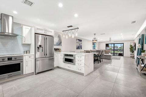 711 Hummingbird Way #207, North Palm Beach, FL 33408