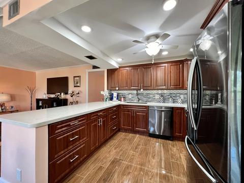 313 Wellington L, West Palm Beach, FL 33417