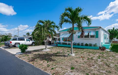 8918 Palm St, Boynton Beach, FL 33436