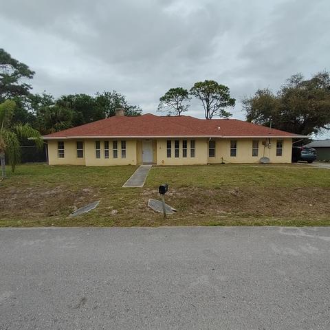 2002 Avienda Ave, Fort Pierce, FL 34946