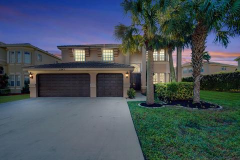 2243 Ridgewood Cir, Royal Palm Beach, FL 33411