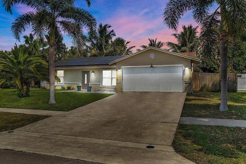 194 Cordoba Cir, Royal Palm Beach, FL 33411