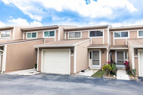 63 Maplecrest Cir, Jupiter, FL 33458