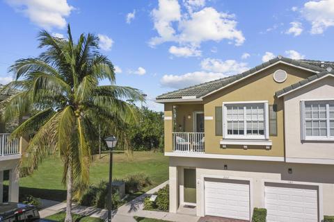 1571 SE Wilshire Pl #202, Stuart, FL 34994