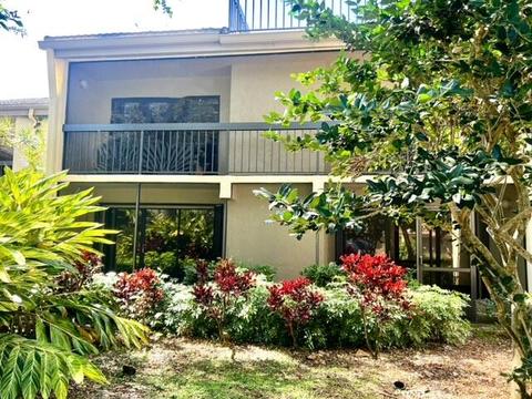 9460 Meadowood Dr #202, Fort Pierce, FL 34951