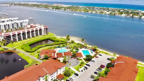 104 Half Moon Cir #B2, Hypoluxo, FL 33462