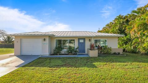 562 SE Brookside Ter, Port Saint Lucie, FL 34983