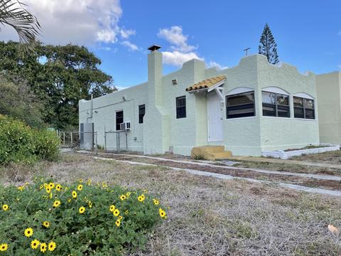 921 S M St, Lake Worth, FL 33460