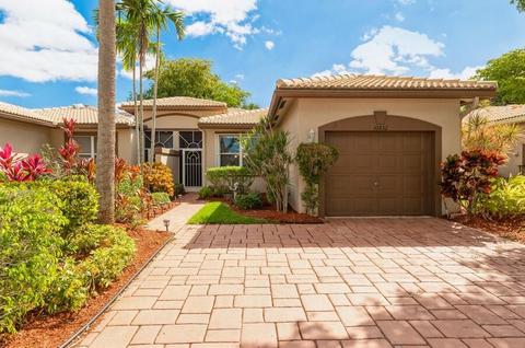 10832 Royal Caribbean Cir, Boynton Beach, FL 33437